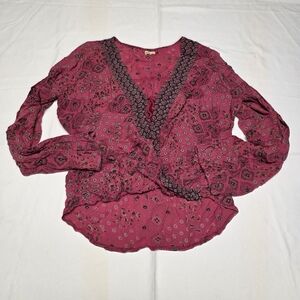 Hollister Maroon and Black Patterned Crop Top